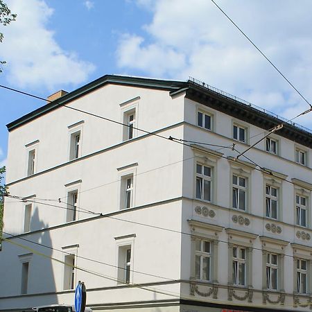 Гостевой дом Bett-Point Am Rathaus Потсдам Экстерьер фото